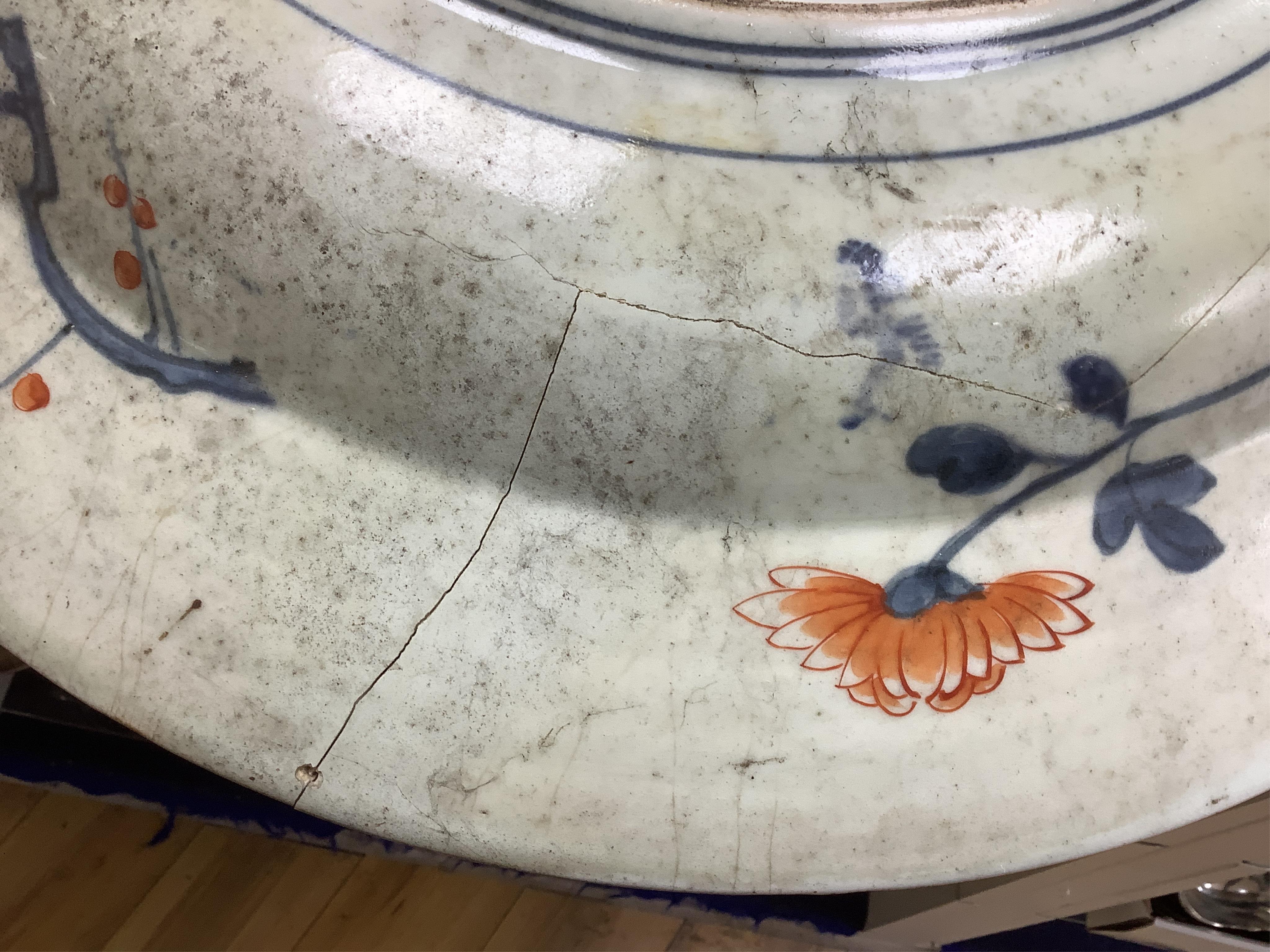 A late 17th century Japanese Arita ‘dragon’ dish, 55cm